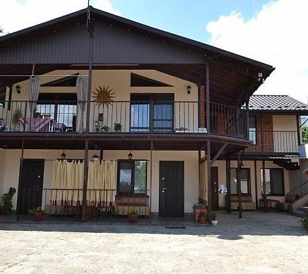 Guest House Sunrise คาเมียเนตส์-โปดิลสกี ภายนอก รูปภาพ