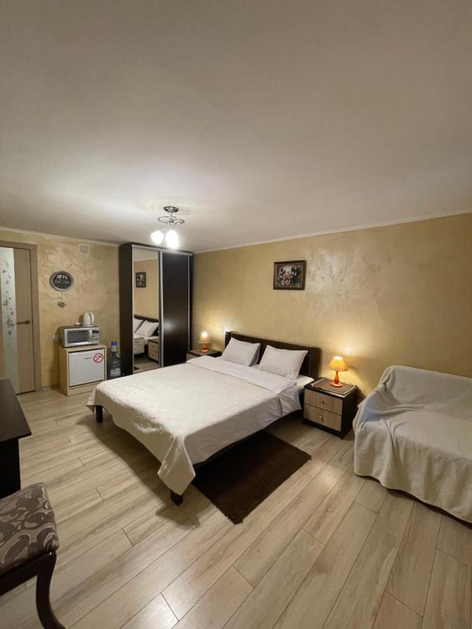 Guest House Sunrise คาเมียเนตส์-โปดิลสกี ภายนอก รูปภาพ