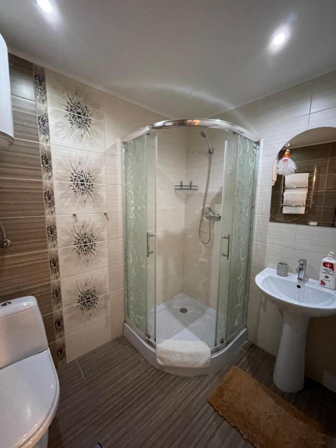 Guest House Sunrise คาเมียเนตส์-โปดิลสกี ภายนอก รูปภาพ