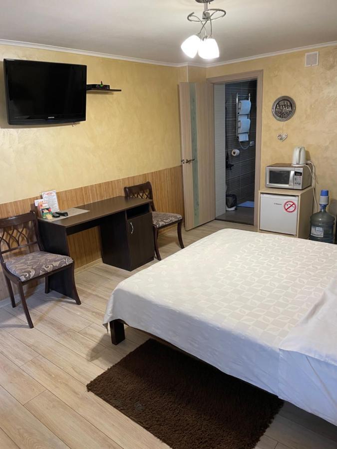 Guest House Sunrise คาเมียเนตส์-โปดิลสกี ภายนอก รูปภาพ