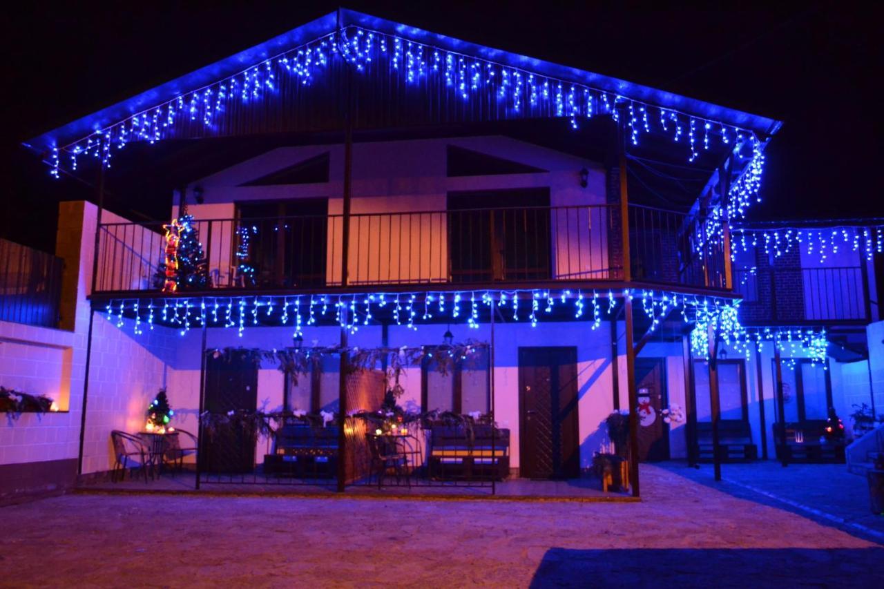 Guest House Sunrise คาเมียเนตส์-โปดิลสกี ภายนอก รูปภาพ